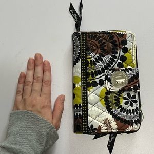 NWT Vera Bradley Pattern Cocoa Moss “Tum Lock Wallet”
